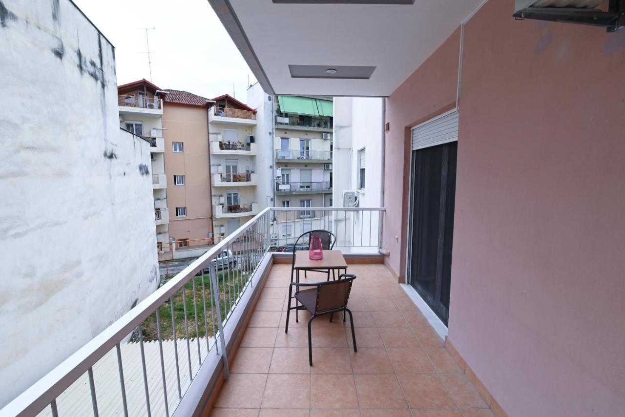 Appartement The Whole Packet B1 Center With Parking à Larissa Extérieur photo